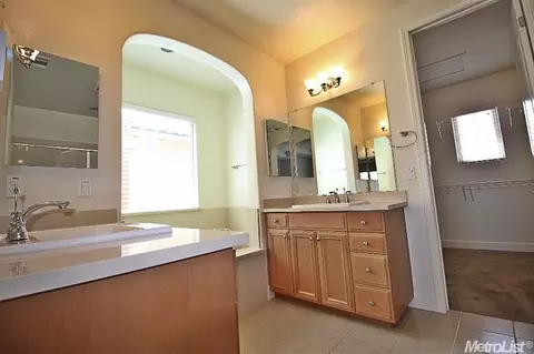 1164 Como Dr, Manteca, CA 95337 photo 9