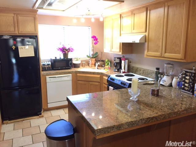 3076 Andre Ln, Turlock, CA 95382 photo 2