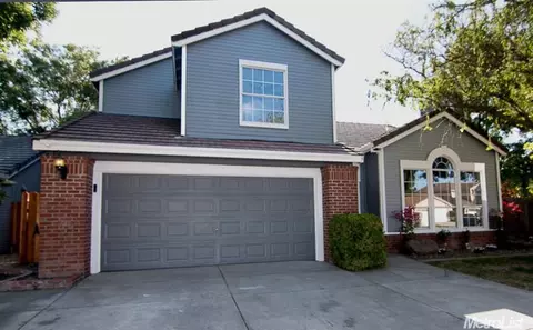 2004 Sunny Park Dr, Modesto, CA 95355 photo 1