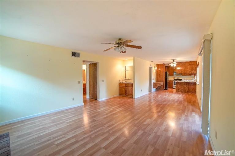5901 Camray Cir, Carmichael, CA 95608 photo 3