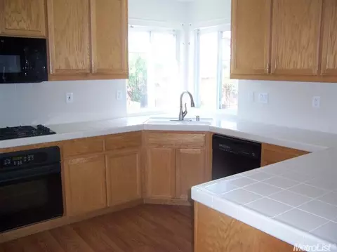 1817 Winding River Ct, Manteca, CA 95337 photo 4