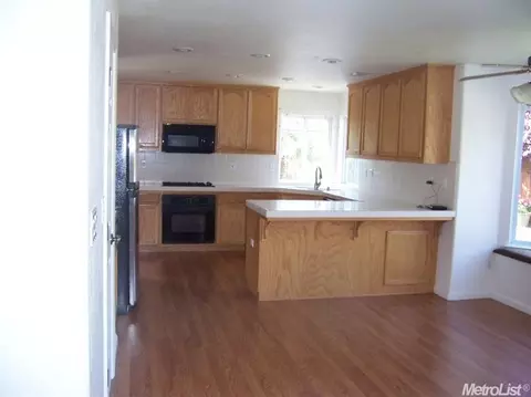 1817 Winding River Ct, Manteca, CA 95337 photo 2
