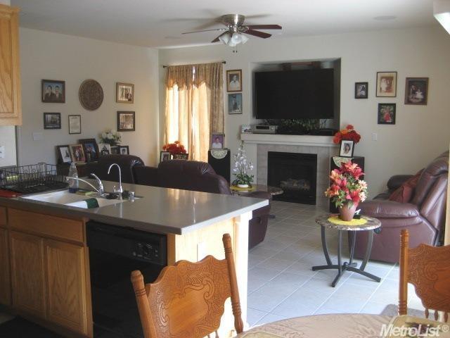 589 Agate Ave, Manteca, CA 95336 photo 2