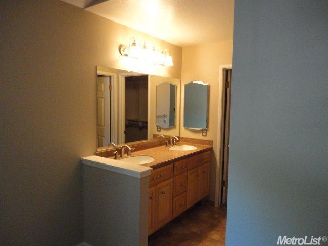 2425 Walnut Grove Way, Modesto, CA 95355 photo 8