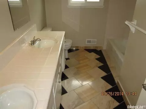 1421 Buttonwillow Dr, Modesto, CA 95355 photo 15