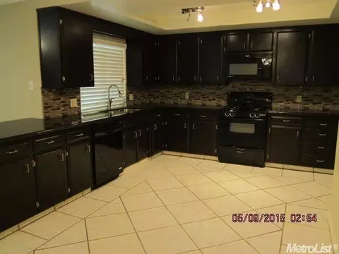 1421 Buttonwillow Dr, Modesto, CA 95355 photo 6