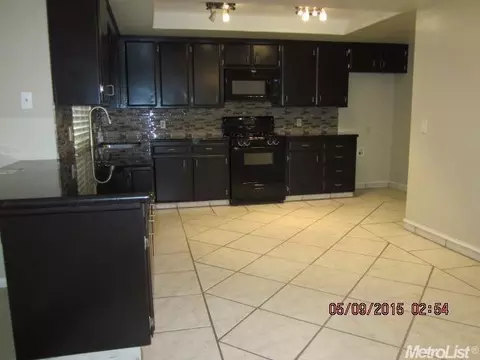 1421 Buttonwillow Dr, Modesto, CA 95355 photo 5