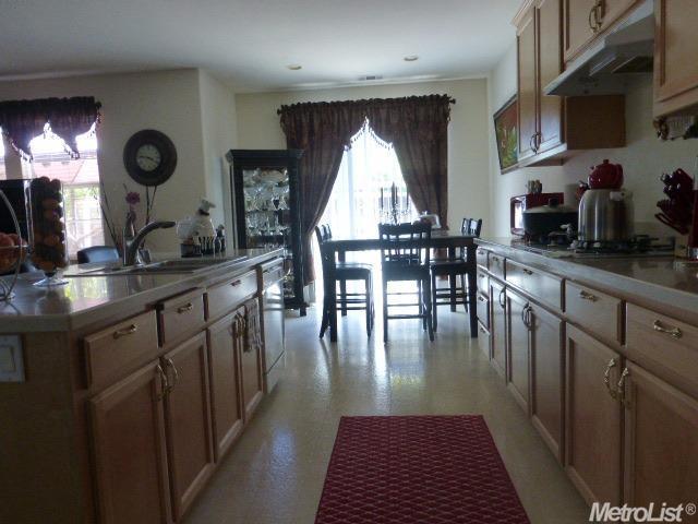 1902 Caprice Dr, Turlock, CA 95382 photo 7
