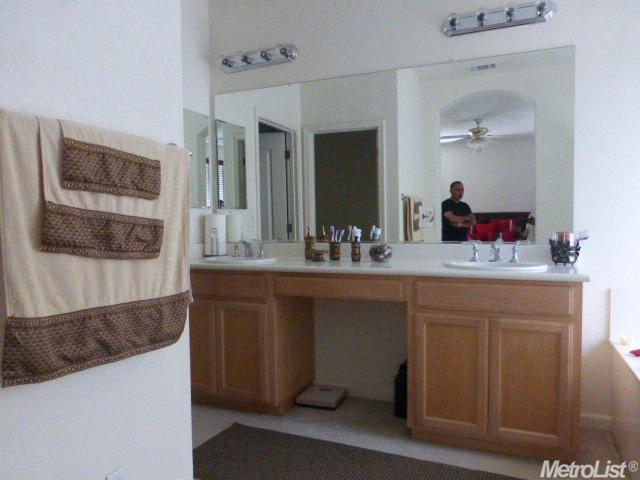 1902 Caprice Dr, Turlock, CA 95382 photo 9