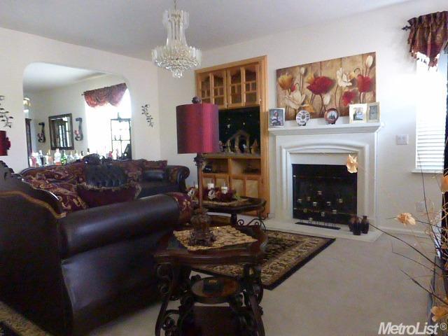 1902 Caprice Dr, Turlock, CA 95382 photo 4