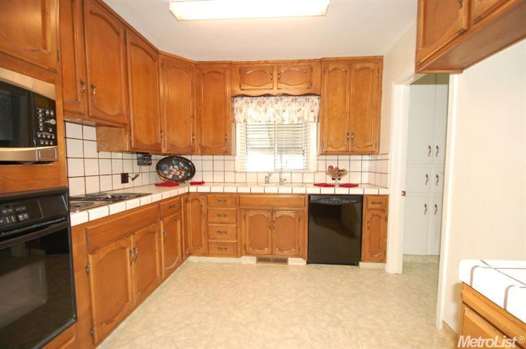 1211 Wellesley Ave, Modesto, CA 95350 photo 9