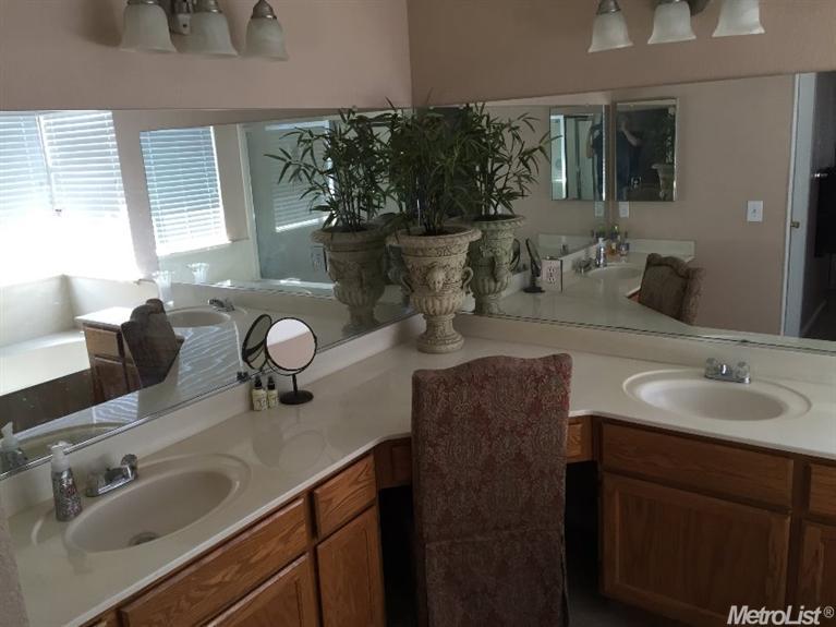 762 Sugar Pine Dr, Lathrop, CA 95330 photo 7