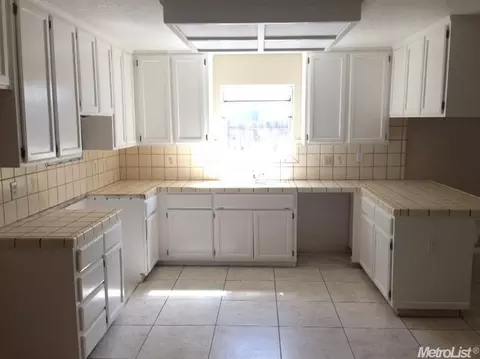 1304 Amanda Dr, Ceres, CA 95307 photo 3