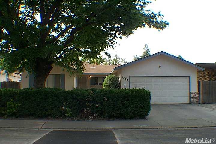 1808 Langton Ln, Modesto, CA 95350 photo 1