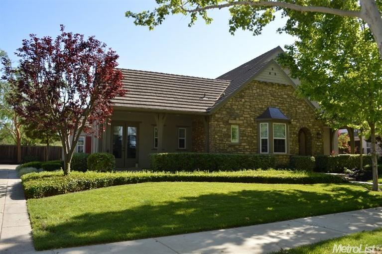 1876 Fairway Oaks Dr, Ripon, CA 95366 photo 3