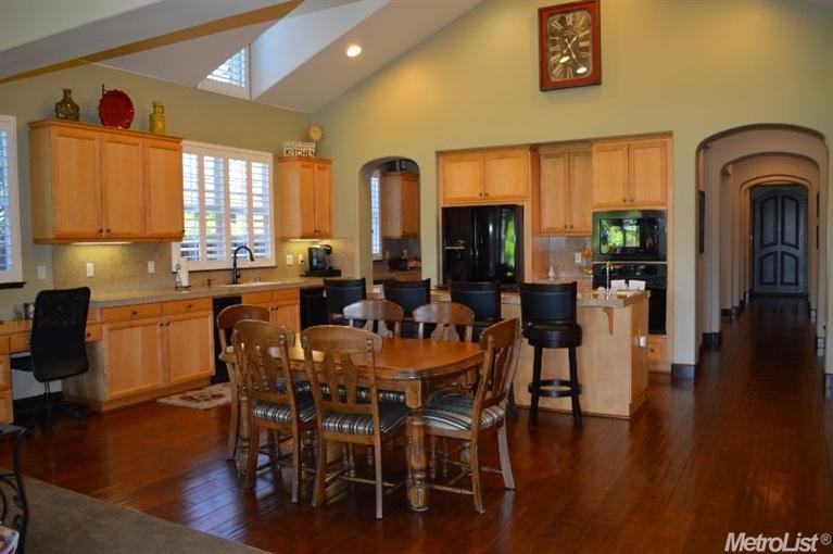 1876 Fairway Oaks Dr, Ripon, CA 95366 photo 8