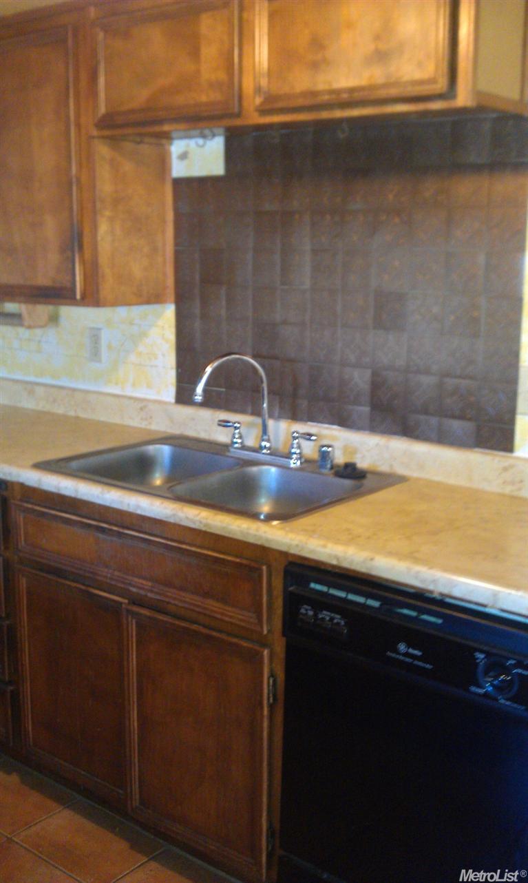 3217 Moonview Dr, Ceres, CA 95307 photo 3