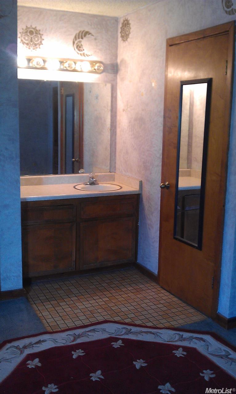 3217 Moonview Dr, Ceres, CA 95307 photo 5