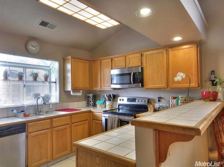 2821 Quarry Stone St, Modesto, CA 95355 photo 3