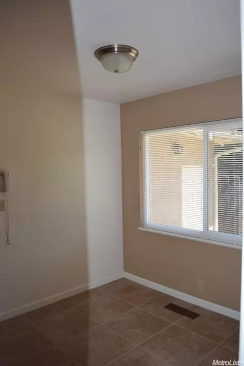 310 E Longview, Stockton, CA 95207 photo 4