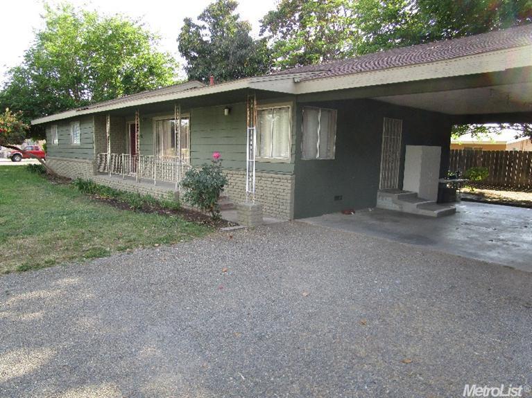 397 Gage St, Planada, CA 95365 photo 2
