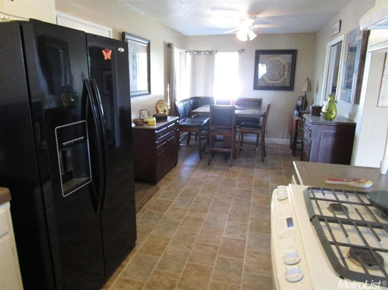 397 Gage St, Planada, CA 95365 photo 5