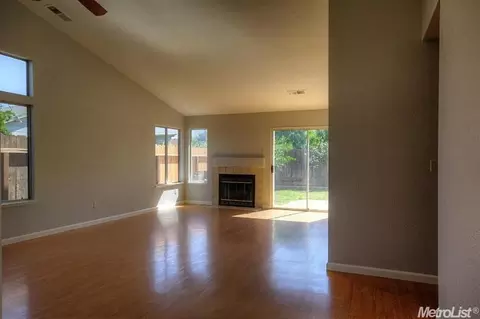 2100 Rutherford St, Modesto, CA 95358 photo 2