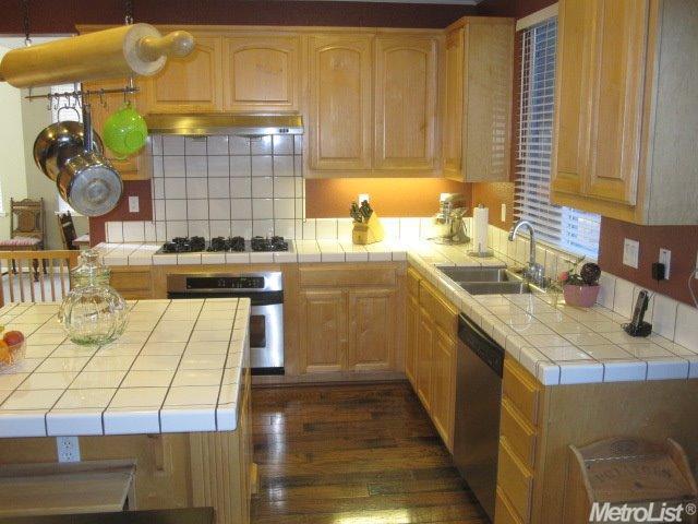 561 Mcdowell Way, Tracy, CA 95377 photo 3