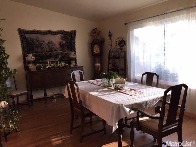 136 Whitethorn Dr, Modesto, CA 95354 photo 3