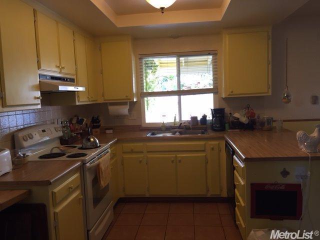 136 Whitethorn Dr, Modesto, CA 95354 photo 8