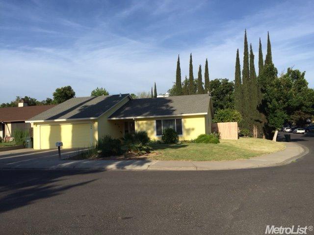 136 Whitethorn Dr, Modesto, CA 95354 photo 2