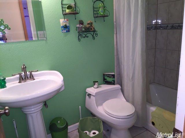 136 Whitethorn Dr, Modesto, CA 95354 photo 13