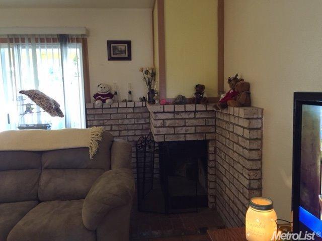 136 Whitethorn Dr, Modesto, CA 95354 photo 5