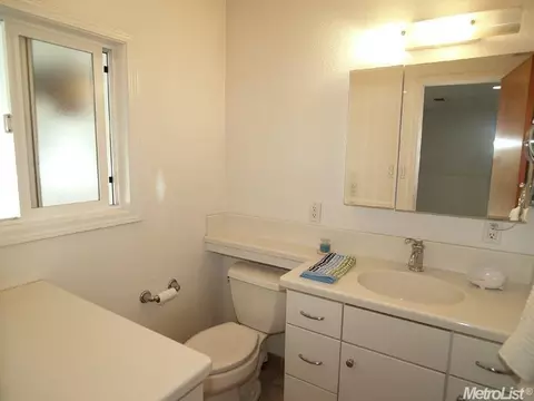 1683 E Canal Dr, Turlock, CA 95380 photo 17