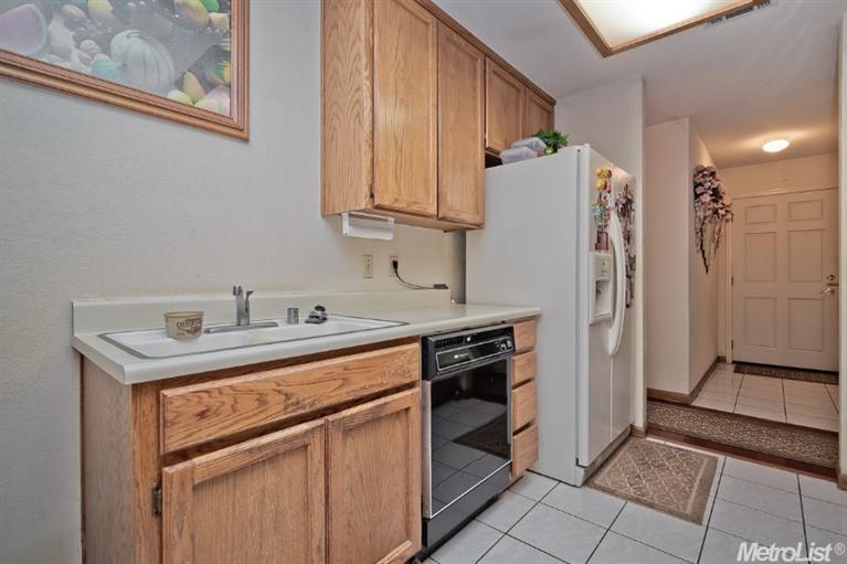 369 Gardner Pl, Lathrop, CA 95330 photo 3