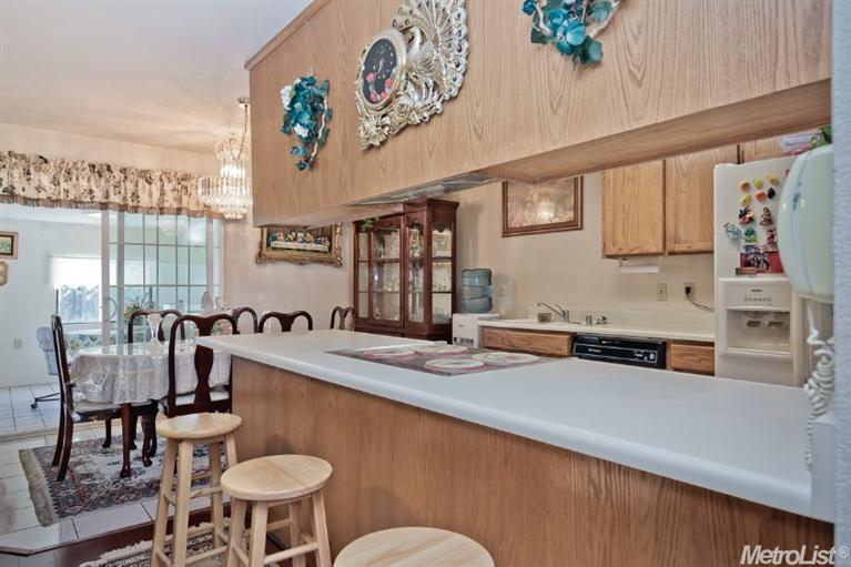 369 Gardner Pl, Lathrop, CA 95330 photo 4