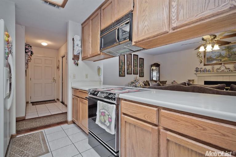 369 Gardner Pl, Lathrop, CA 95330 photo 2