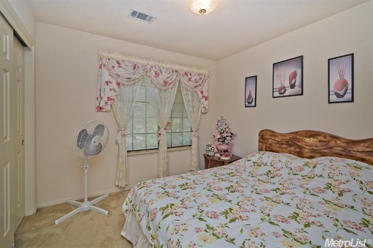 369 Gardner Pl, Lathrop, CA 95330 photo 9