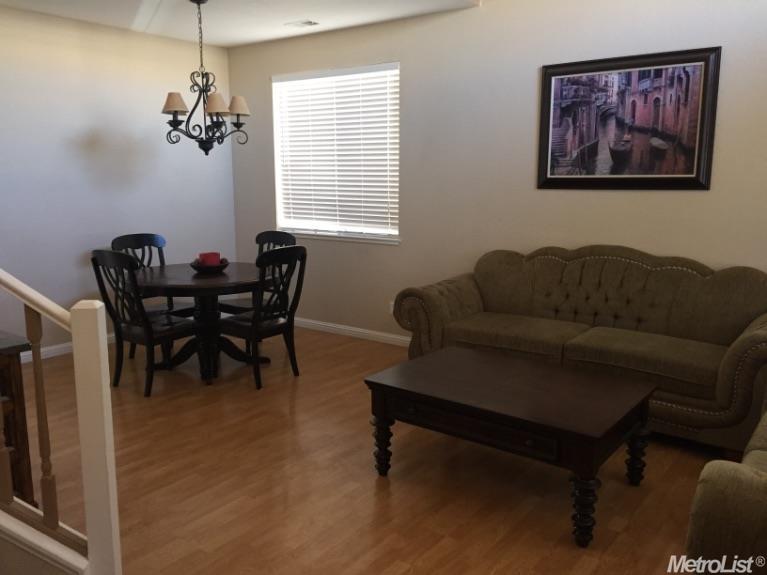 1377 Peppertree Way, Tracy, CA 95376 photo 2