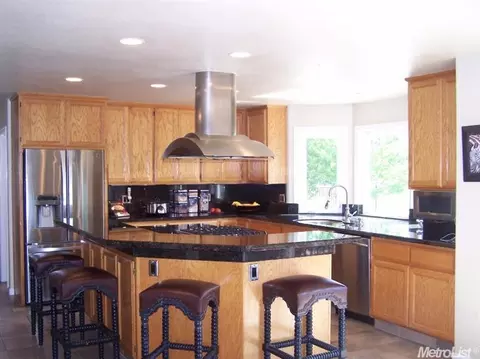 8677 Berry Rd, Wilton, CA 95693 photo 2