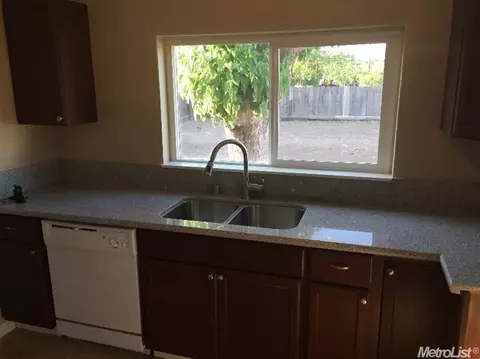 855 High St, Turlock, CA 95380 photo 9