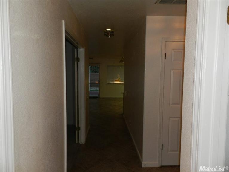 3921 Shawnee Dr, Modesto, CA 95356 photo 9