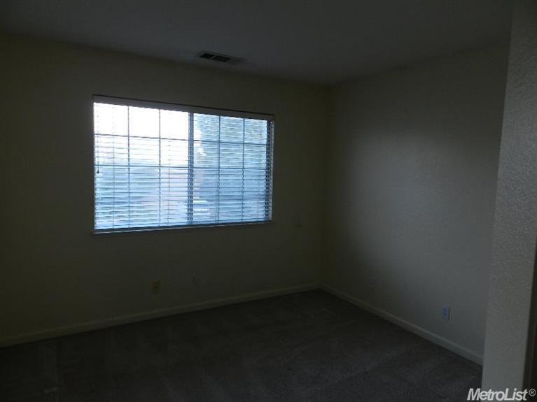3921 Shawnee Dr, Modesto, CA 95356 photo 11