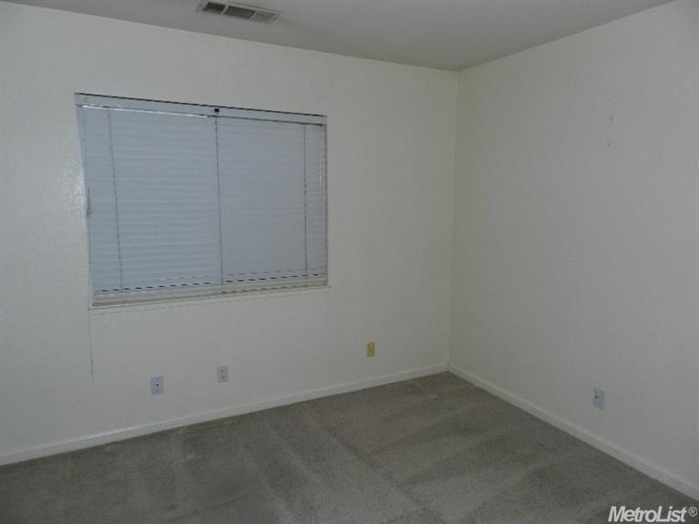 3921 Shawnee Dr, Modesto, CA 95356 photo 6
