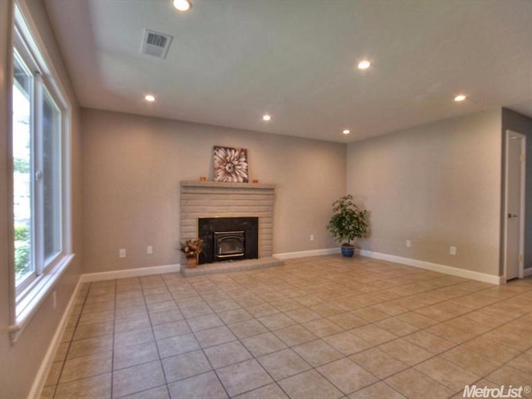 205 Barros St, Patterson, CA 95363 photo 3
