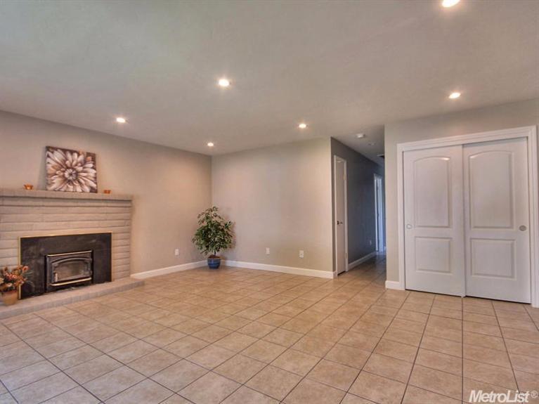 205 Barros St, Patterson, CA 95363 photo 4