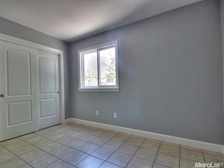 205 Barros St, Patterson, CA 95363 photo 9