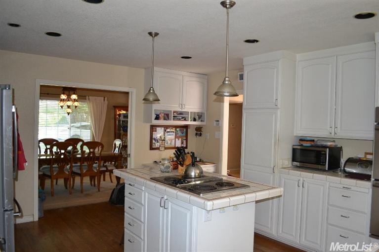 4266 Oak Knoll Dr, Carmichael, CA 95608 photo 4