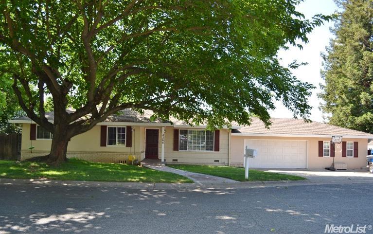 4266 Oak Knoll Dr, Carmichael, CA 95608 photo 1