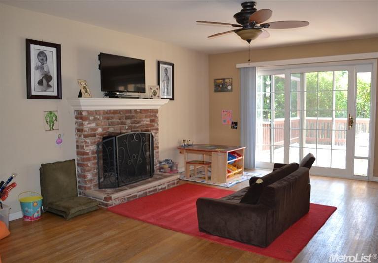 4266 Oak Knoll Dr, Carmichael, CA 95608 photo 9